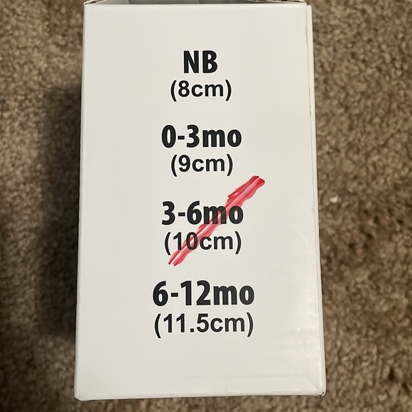 Baby Crochet Yeezy Belu - Picture 4 of 4